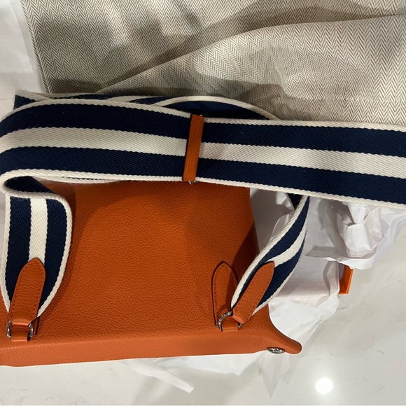 Hermes Vide Pouches Togo Calfskin purse. Orange with blue/white stripe strap - Picture 6 of 15